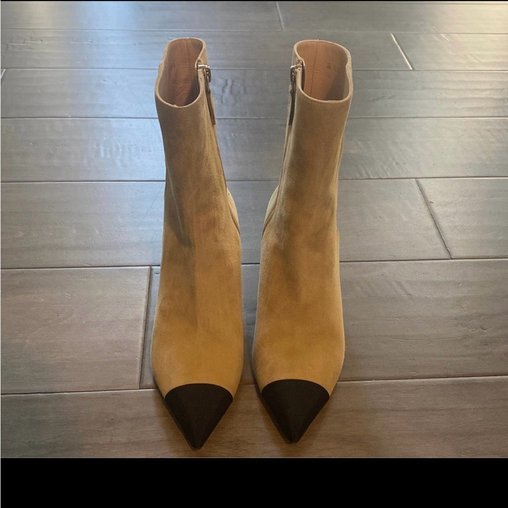 Chanel stiletto kitten low heel